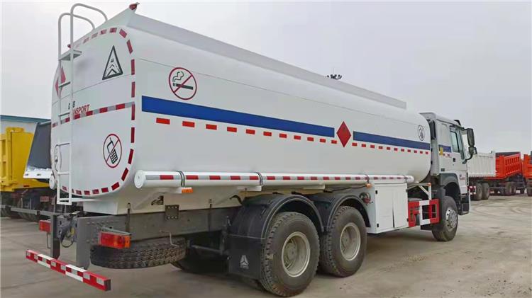 Cheap Howo 371 Liquid Tanker Truck for Sale in Guinea Kankan