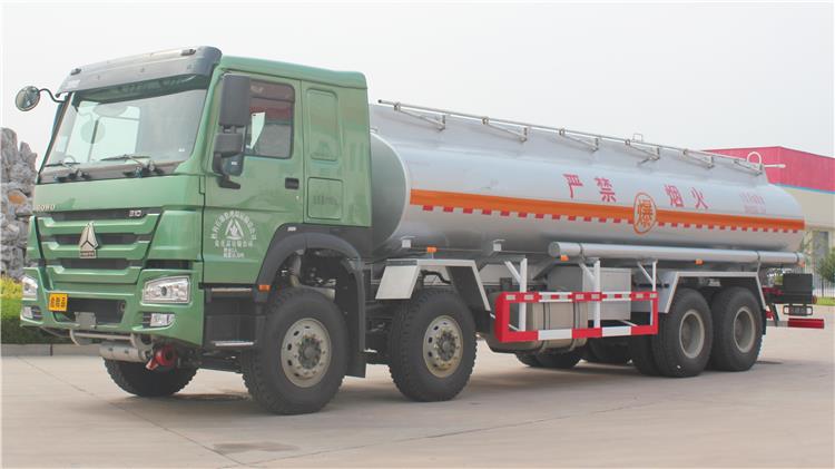 Howo 8x4 20000 Liters Diesel Tanker Truck for Sale in Guinea Kankan
