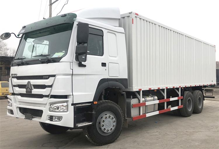Sinotruk Howo 6x4 Cargo Box Truck Price for Sale in Guinea Kankan