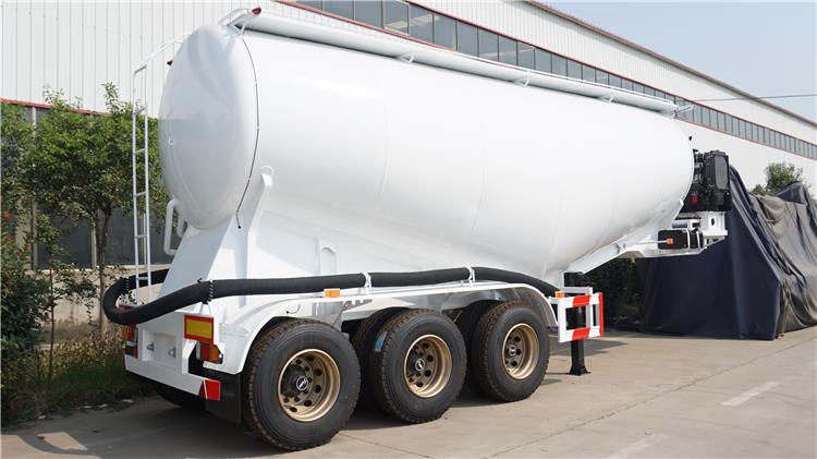 3 Axle 33CBM Bulk Tanker Trailer | Pneumatic Tanker Truck for Sale in Guinea Kindia
