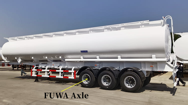 Tri Axle 45000 Liters Oil Tanker Semi Trailers for Sale in Tanzania