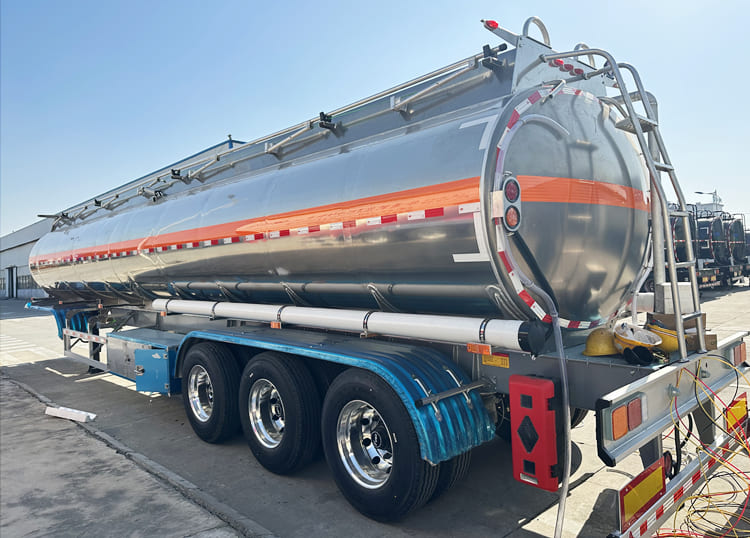 3 Axle 45000 Liters Aluminum Fuel Tanker Trailer for Sale in Tanzania