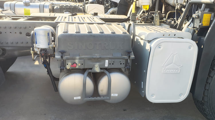 Sino Trucks Tanzania Howo NX 371 Tractor Truck in Dar es Salaam