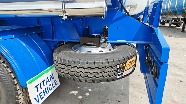 Superdoll Trailer Price in Tanzania VS Titan Crude Oil Tanker Trailer