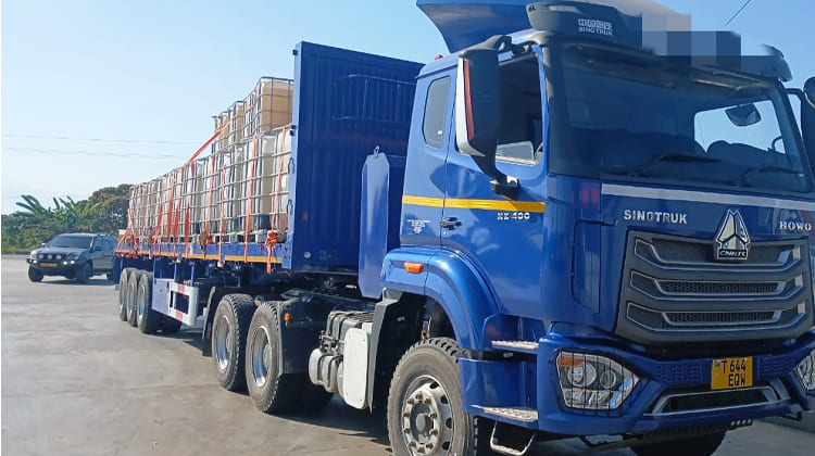Tri Axle Semi Truck Flatbed Trailer for Sale in Zambia 