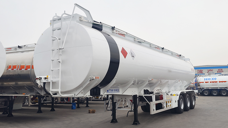 Remolque cisterna de combustible de 45000 litros